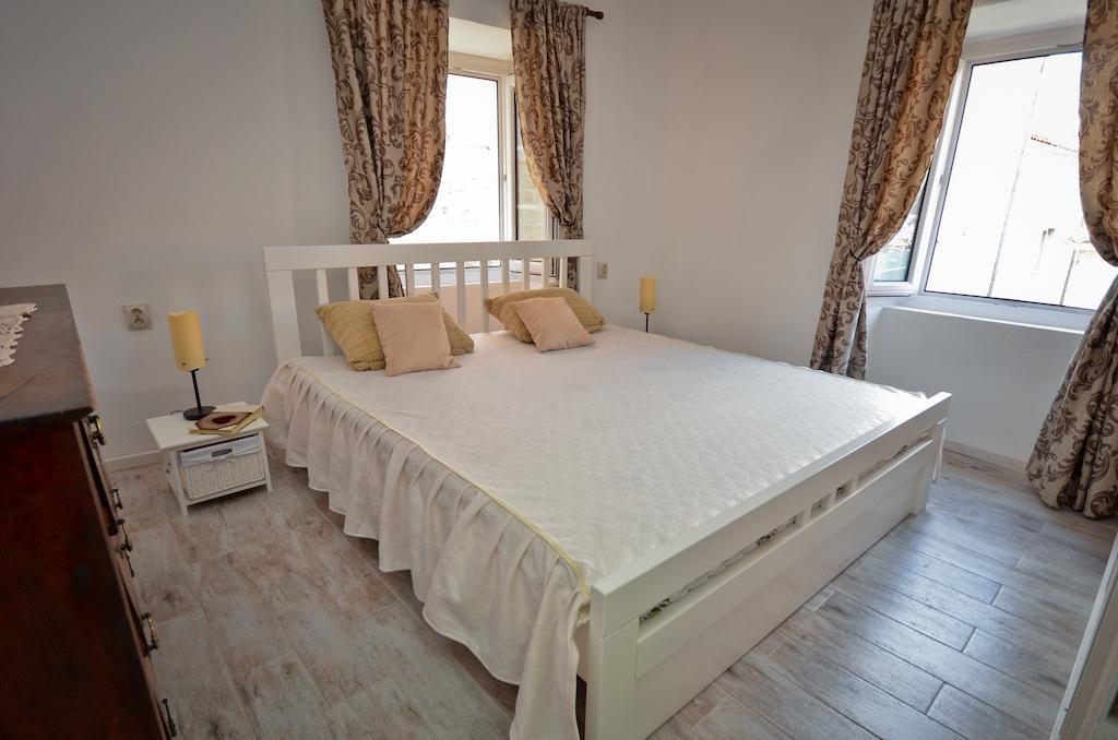 בודווה Bell Tower Apartment חדר תמונה